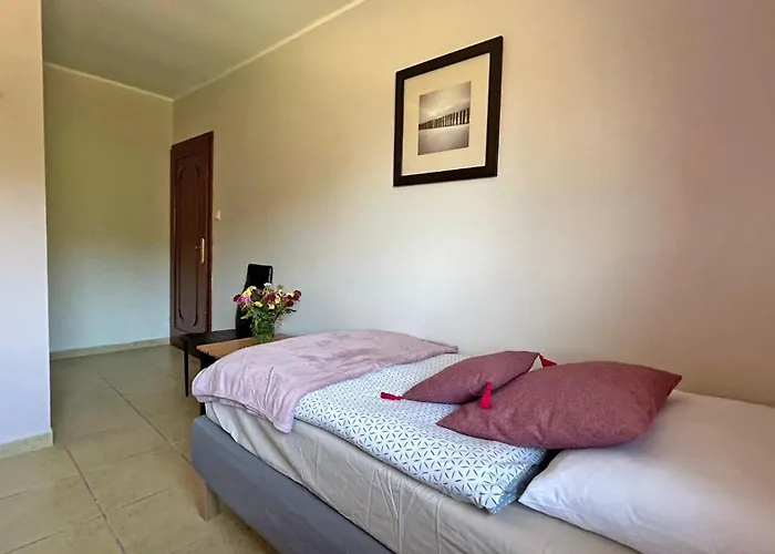 Sakowcowka - , Stajnia Отель типа 