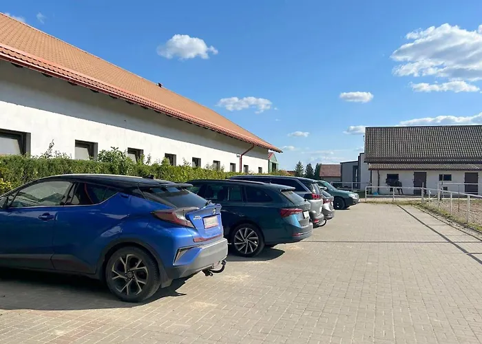 Sakowcowka - , Stajnia Отель типа 